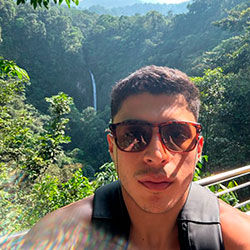 Saúl Menjivar